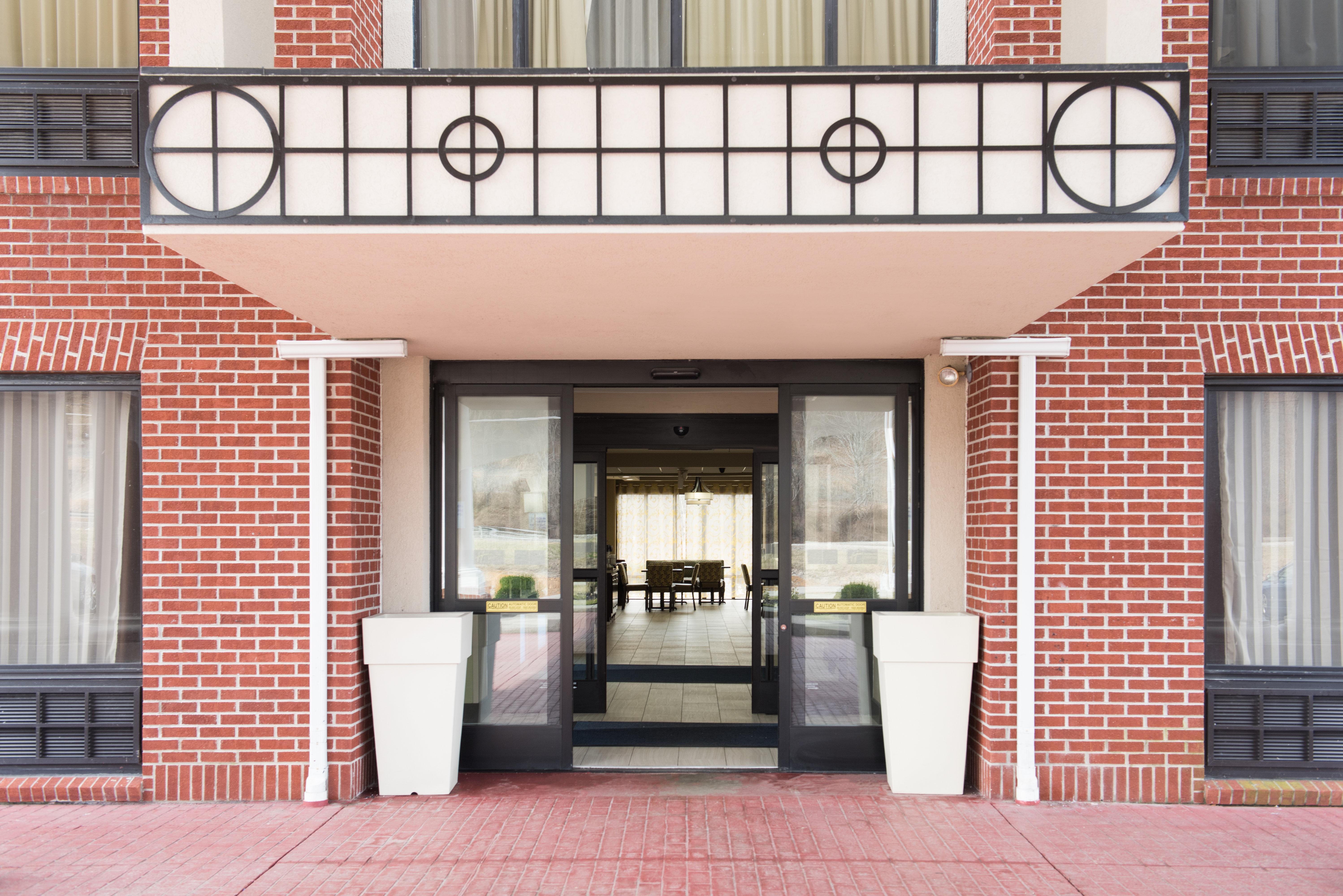 Holiday Inn Express Hotel & Suites Ashland By Ihg Екстериор снимка