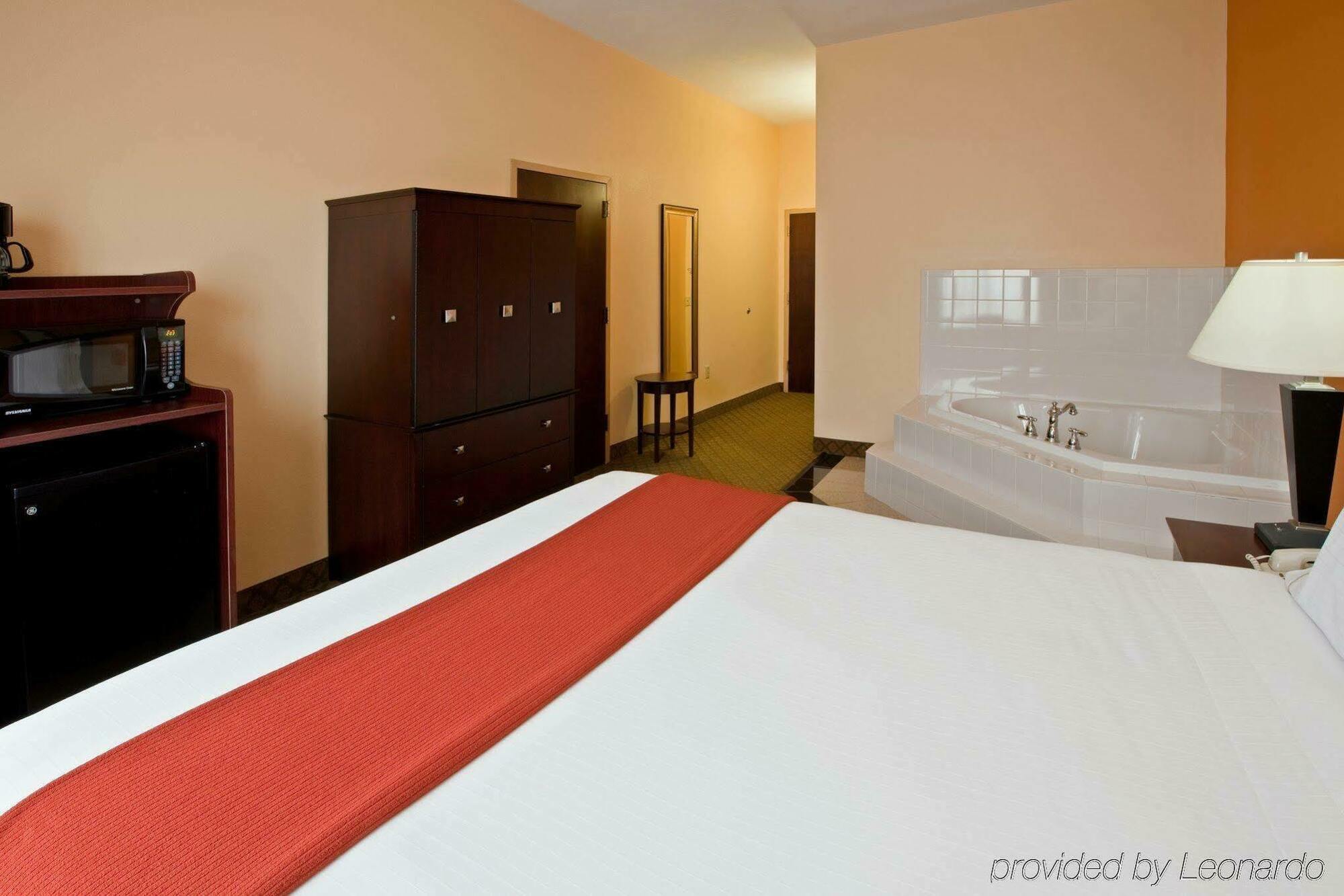 Holiday Inn Express Hotel & Suites Ashland By Ihg Екстериор снимка